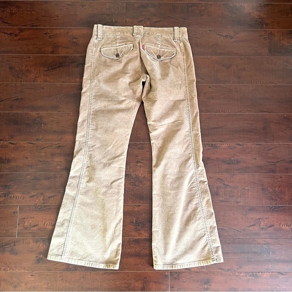 LEVI’S Pants Low Rise Flare Hem Khaki Tan Slacks Size 5 - Picture 4 of 11